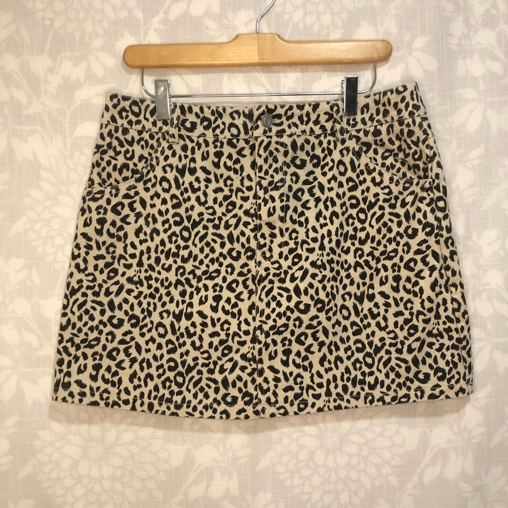 Women’s Junior Leopard Animal Print Mini Denim A-Line Mini Skirt